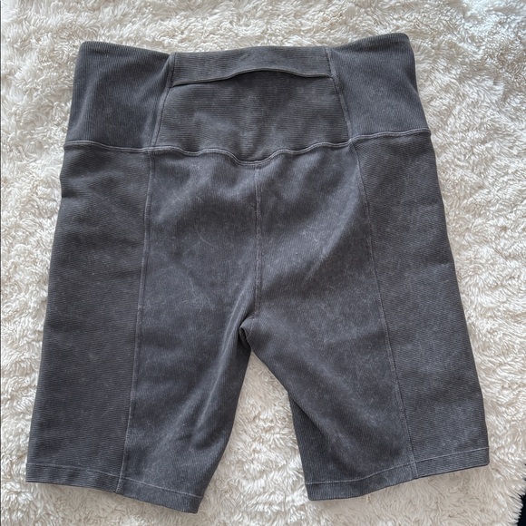 Zella Snow Wash Ribbed Bike Shorts - Picture 4 of 6